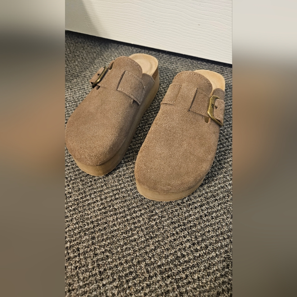 Platform clogs